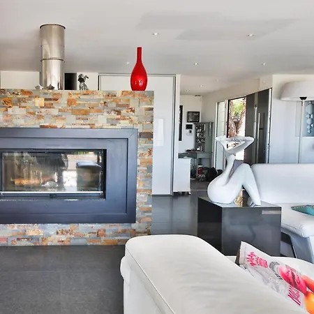 Louancelie Bed & Breakfast 4*
