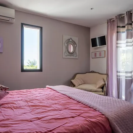 Louancelie Bed & Breakfast