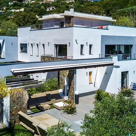 Louancelie فندق مبيت وإفطار