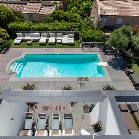 Louancelie Oda ve Kahvaltı