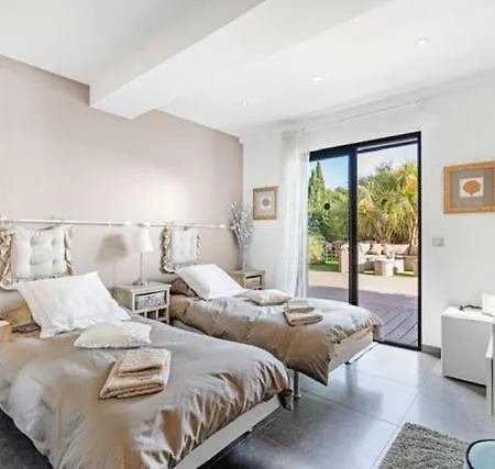 Louancelie Oda ve Kahvaltı