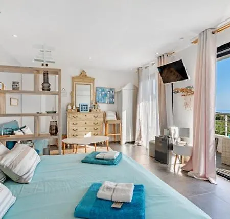 Oda ve Kahvaltı Louancelie