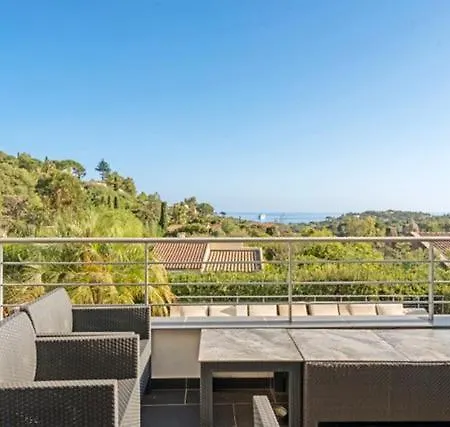 Oda ve Kahvaltı Louancelie 4*